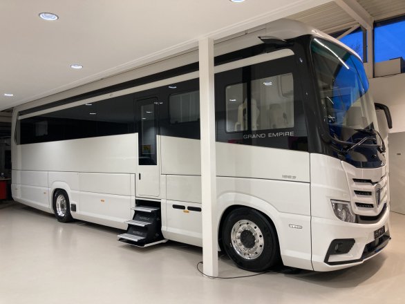 Morelo Grand Empire 110GSO + Gezocht:Niesmann-Bischoff Morelo Concorde La Strada Campers