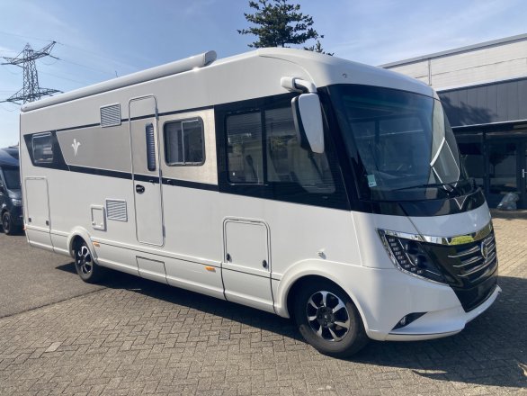 Niesmann+Bischoff Arto 77E 9.900km lengtebedden + hefbed Als Nieuw