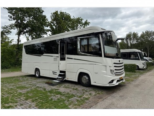 Concorde Centurion 1060 300pk Mercedes Fiat 500 Garage