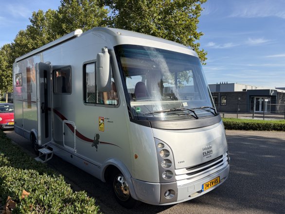 Niesmann+Bischoff Flair 7100i 177pk Aut Barzit en hefbed zeer nette staat